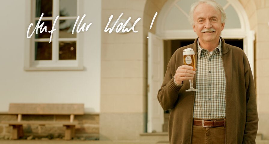Krombacher pensioner Sepp Schreiber explains: "That's the taste of a pearl of nature." Krombacher pensioner Sepp Schreiber explains: "That's the taste of a pearl of nature."